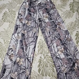 MANFINITY Men's Relaxed Gray Camouflage Drawstring Jeans